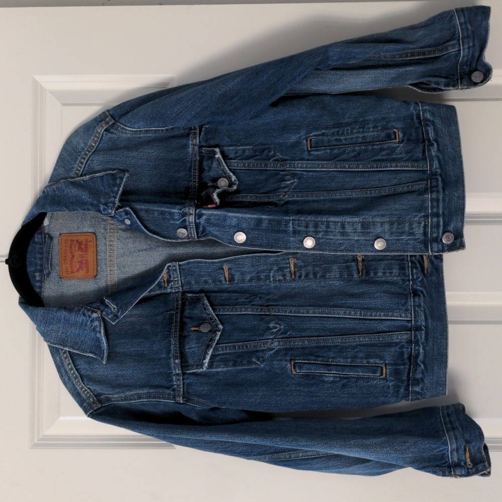 Levi's distressed denim jacket